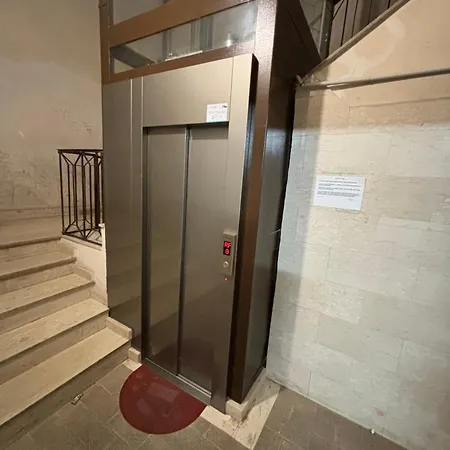 Apartment Station *