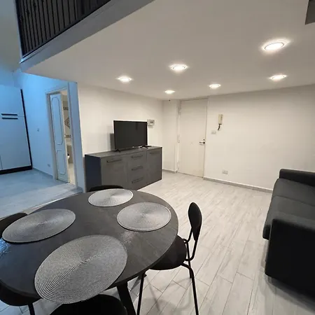 Station Apartment Naples